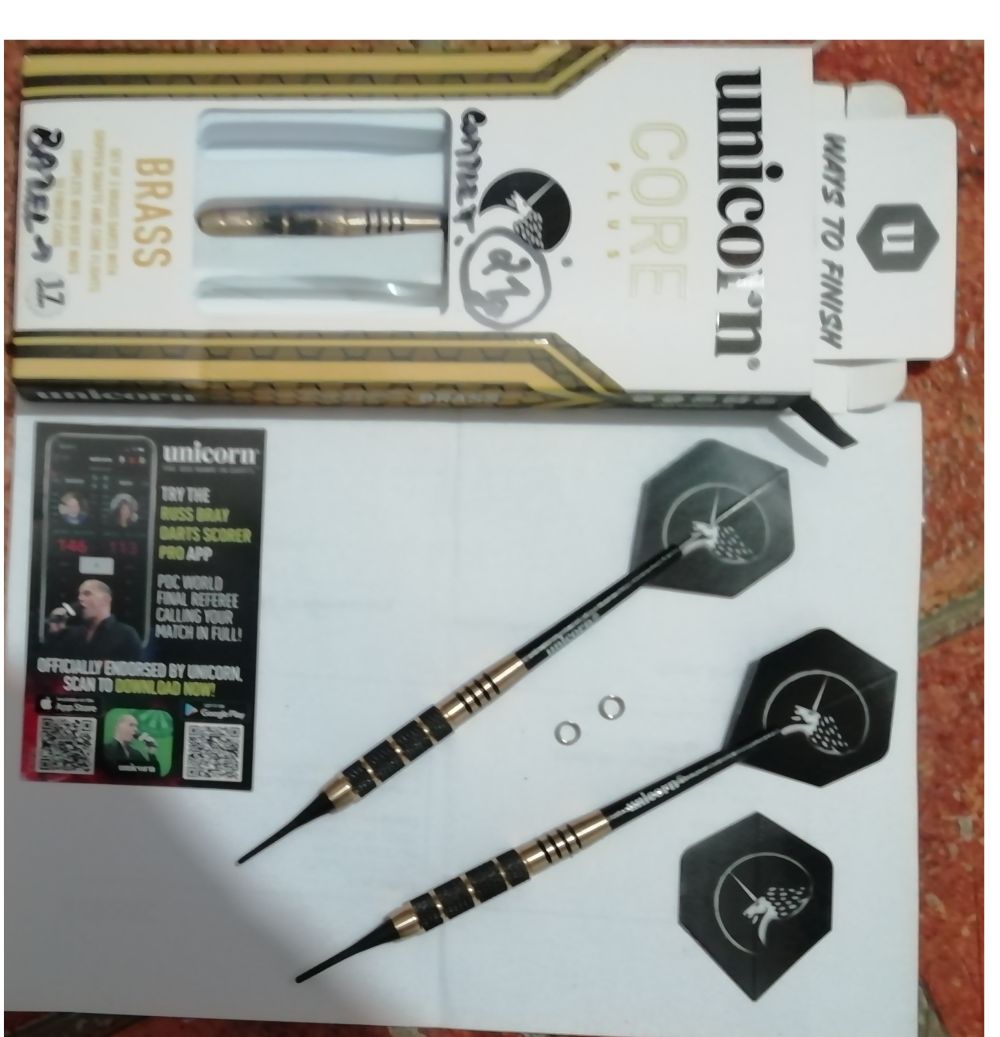 Šipky Unicorn soft Core Plus Win 17g, Black/Gold Brass

