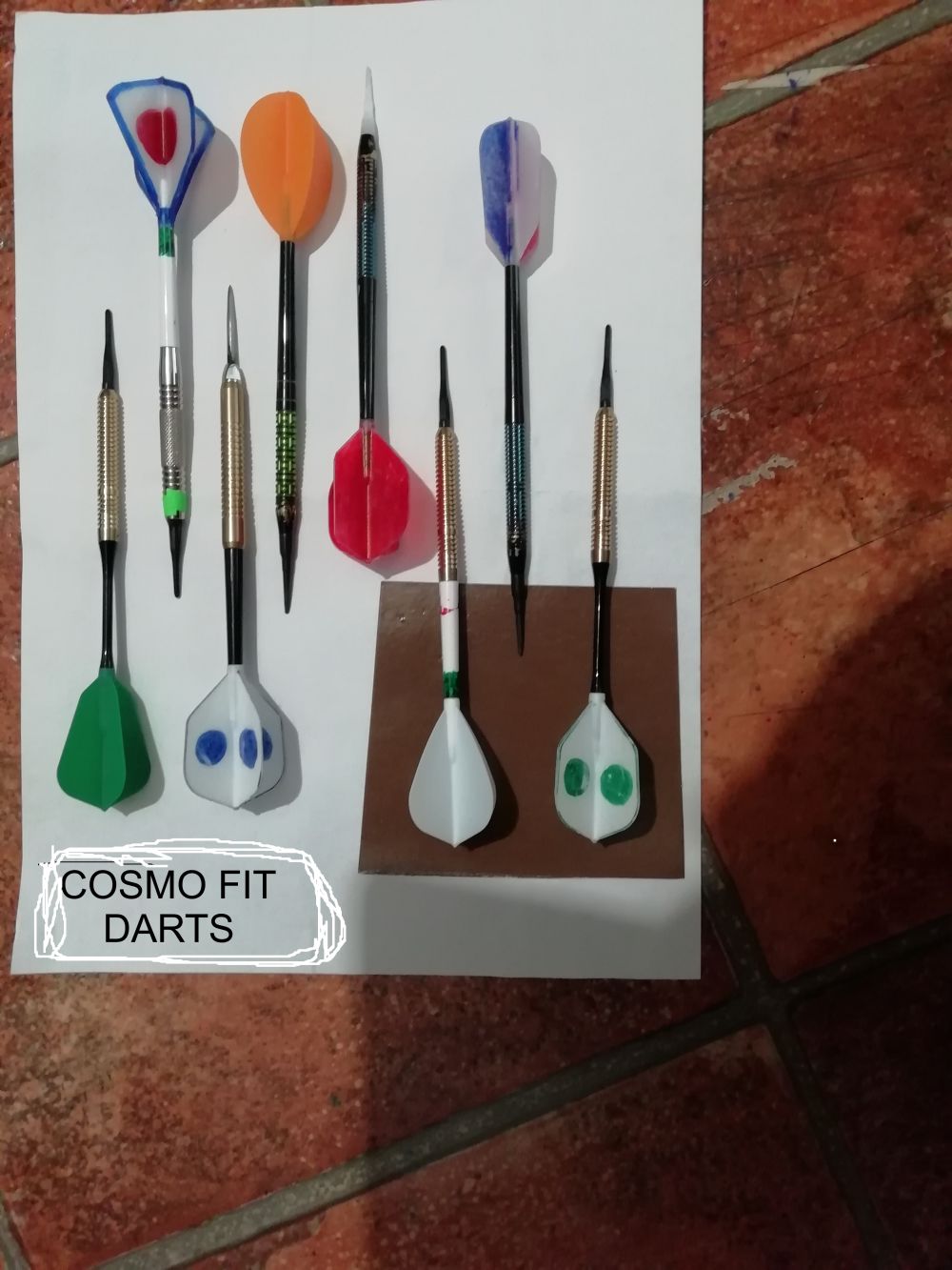 Letky na šipky Cosmo Fit Flight Shape bílé, 6ks
